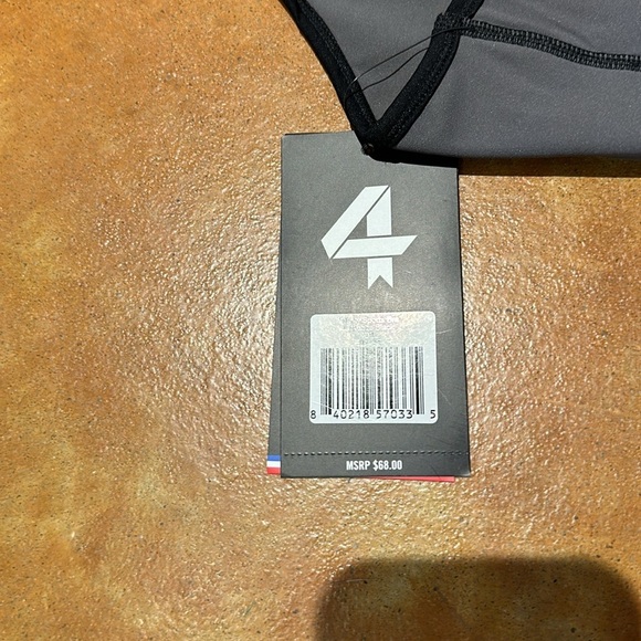 NWT Fourlaps Infinity Sports bra. Size XL - Picture 3 of 4